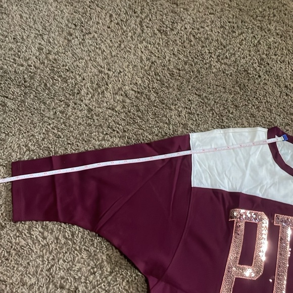 NWTs Ladies “PINK” sequin accent top. Maroon with cream upper part. Sz XS - Picture 7 of 12